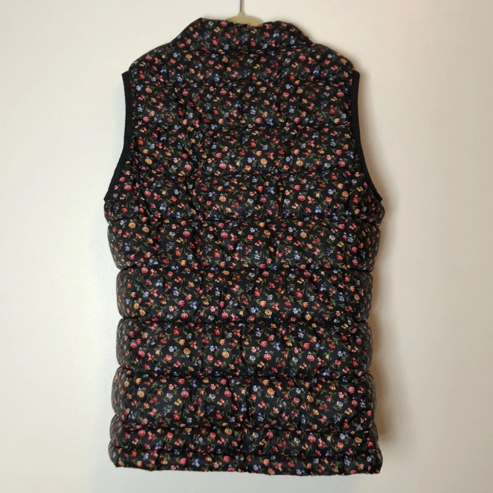 GAP l Black & Floral Down Alternative Puffer Vest